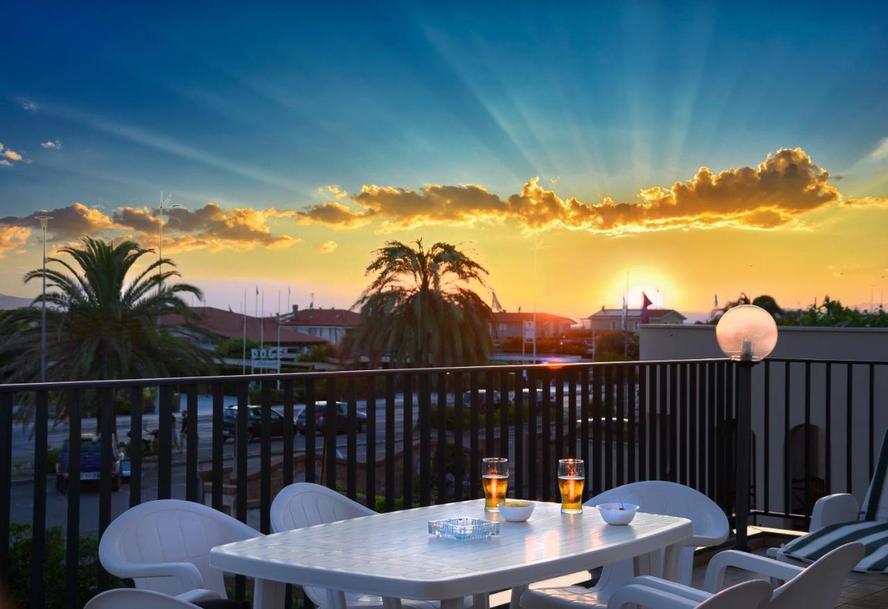 Hotel Paris Lido di Camaiore Exteriér fotografie