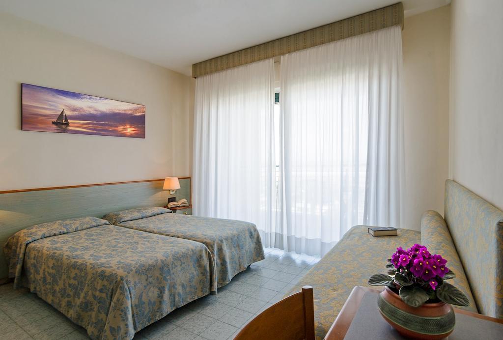 Hotel Paris Lido di Camaiore Pokoj fotografie
