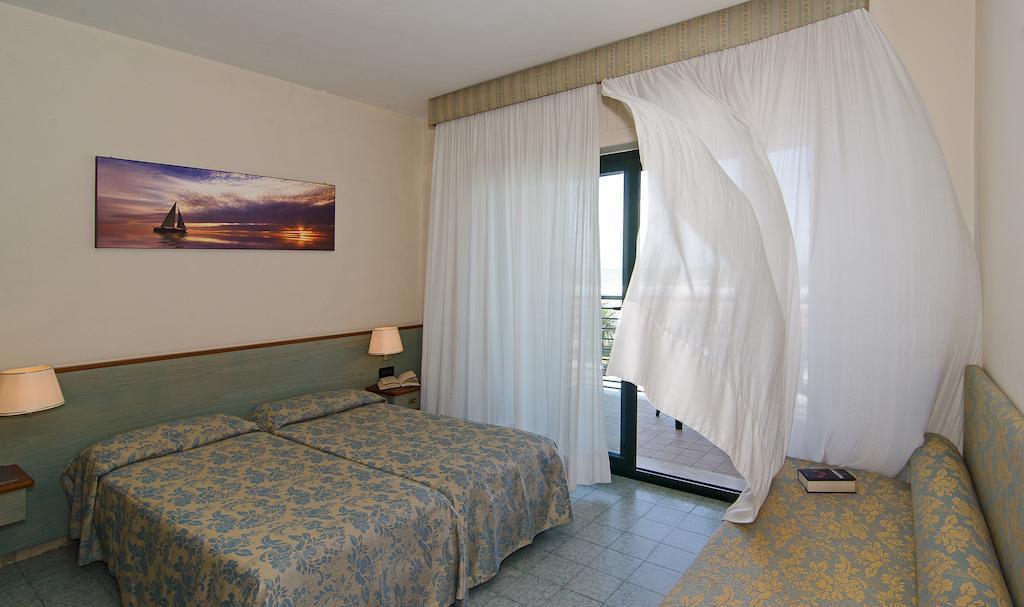 Hotel Paris Lido di Camaiore Pokoj fotografie